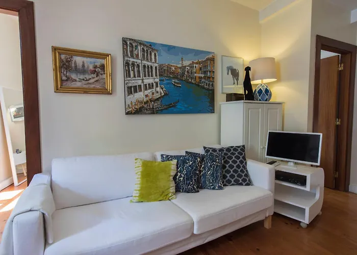 106 A - Martim Moniz Central Apartment