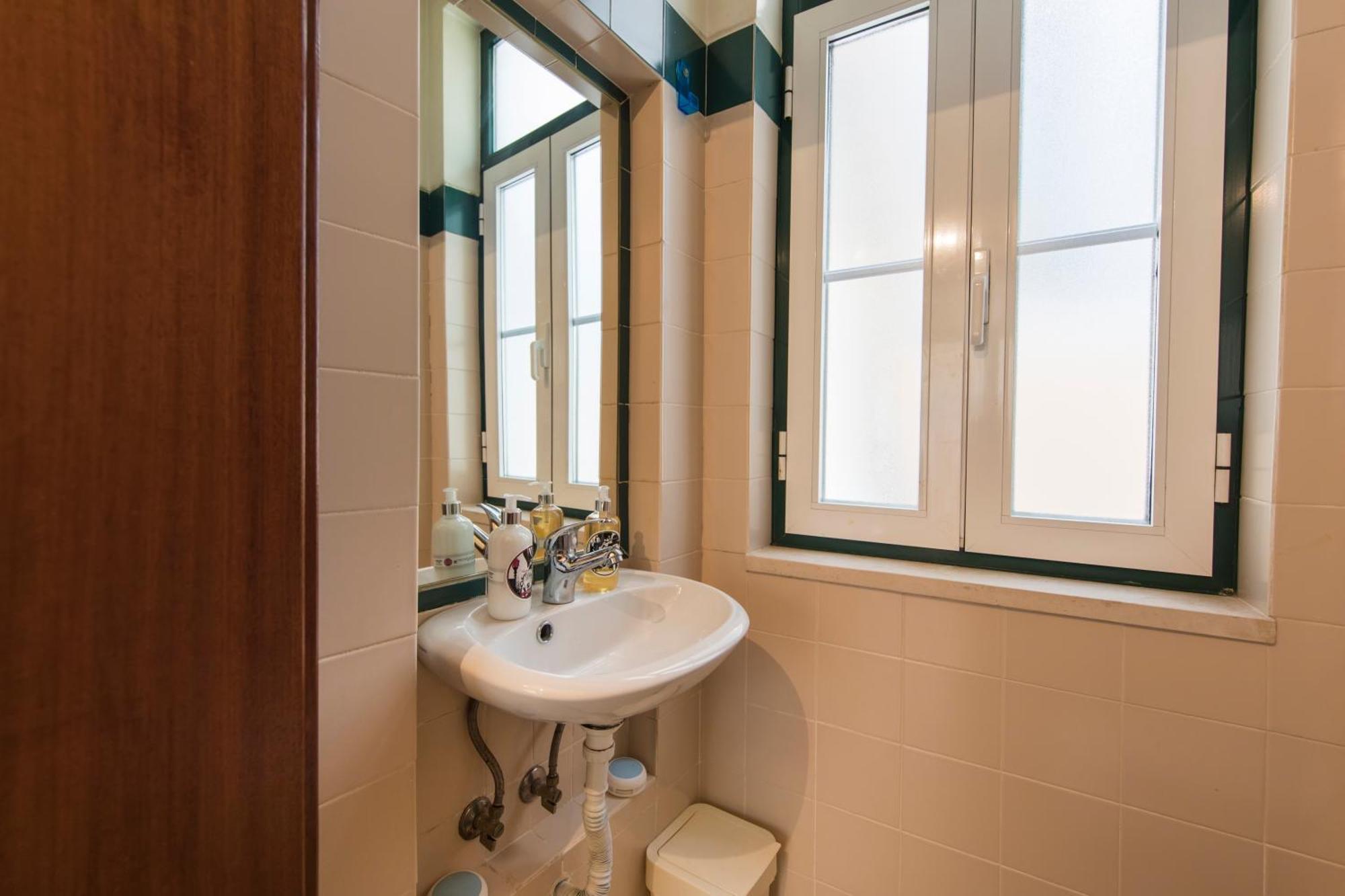 Martim Moniz Apartment Lisbon